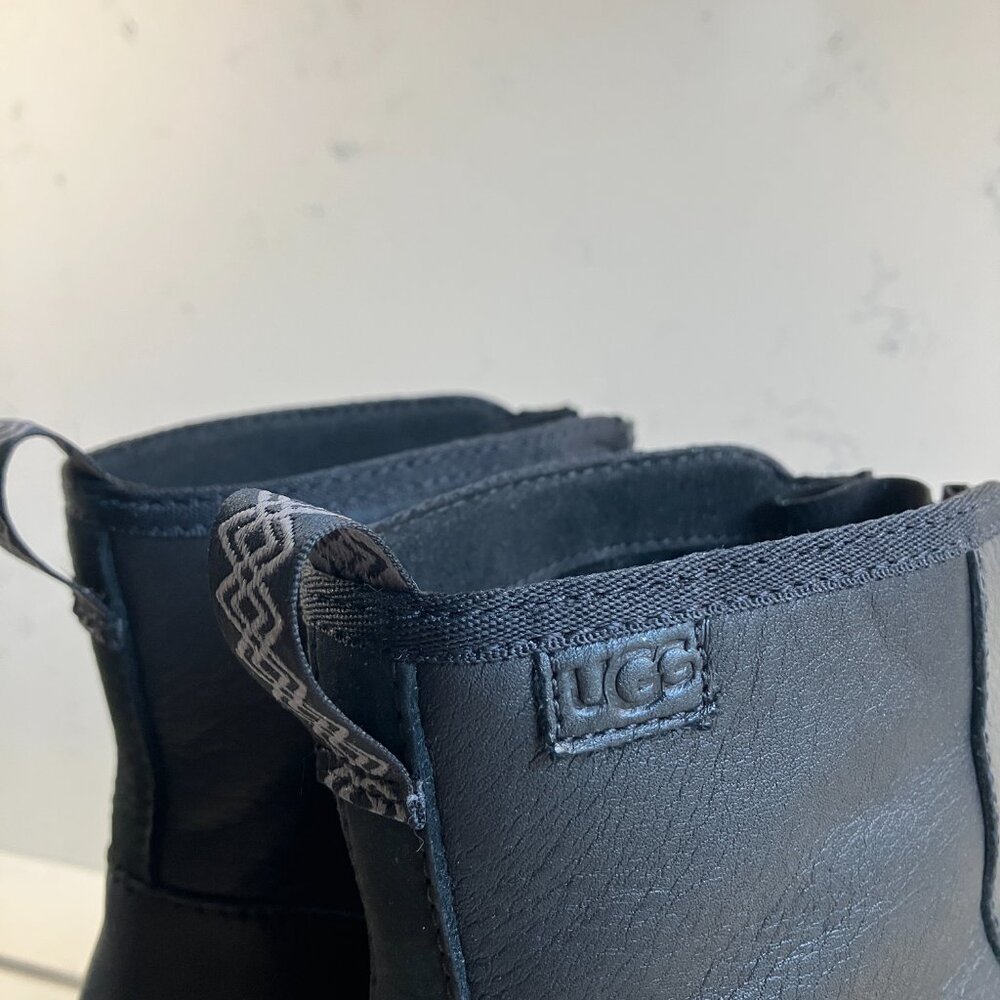 UGG Cityfunc Zip Water-Resistant Platform Bootie - Picture 2 of 7